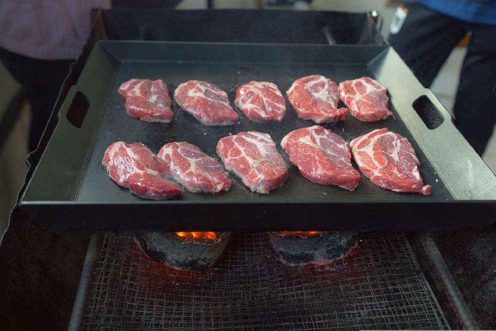 探索海洋的鲜味：怀石料理培训中的金枪鱼寿司