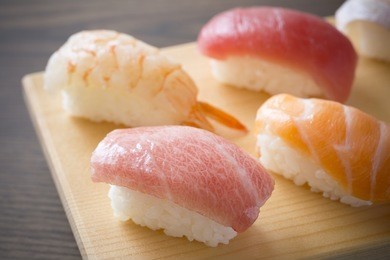 学寿司能不能一个人撑起一家小店？现实答案可能比你想象更冷静 🍣