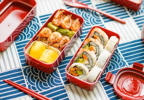 快餐店如何提高出餐效率？从厨房动线、备料、标准化到员工协作全面提升