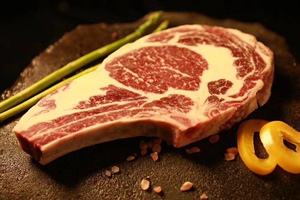 东北烤肉培训中的海鲜类菜品介绍与制作过程